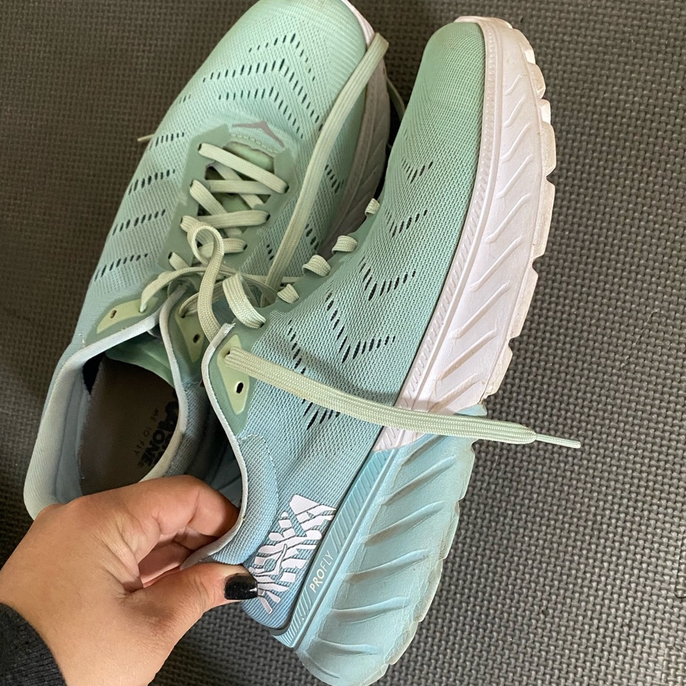 Hoka Profly